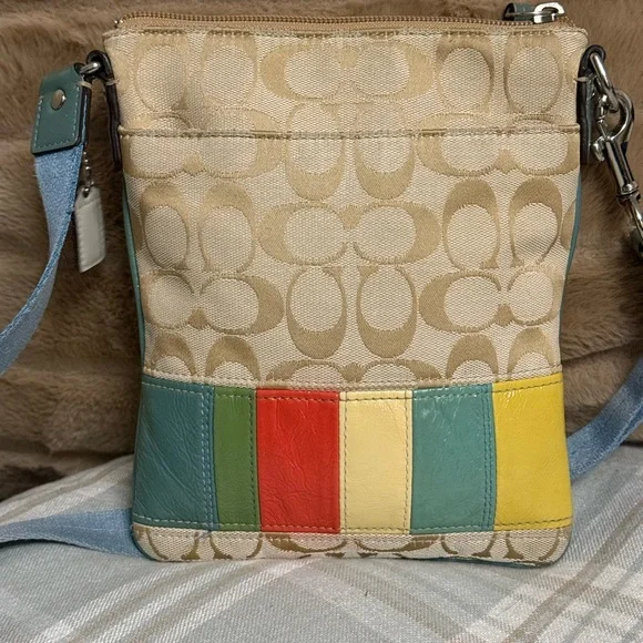 Rare Vintage Coach Signature Patchwork File Bag! 🌈 - Picture 3 of 3